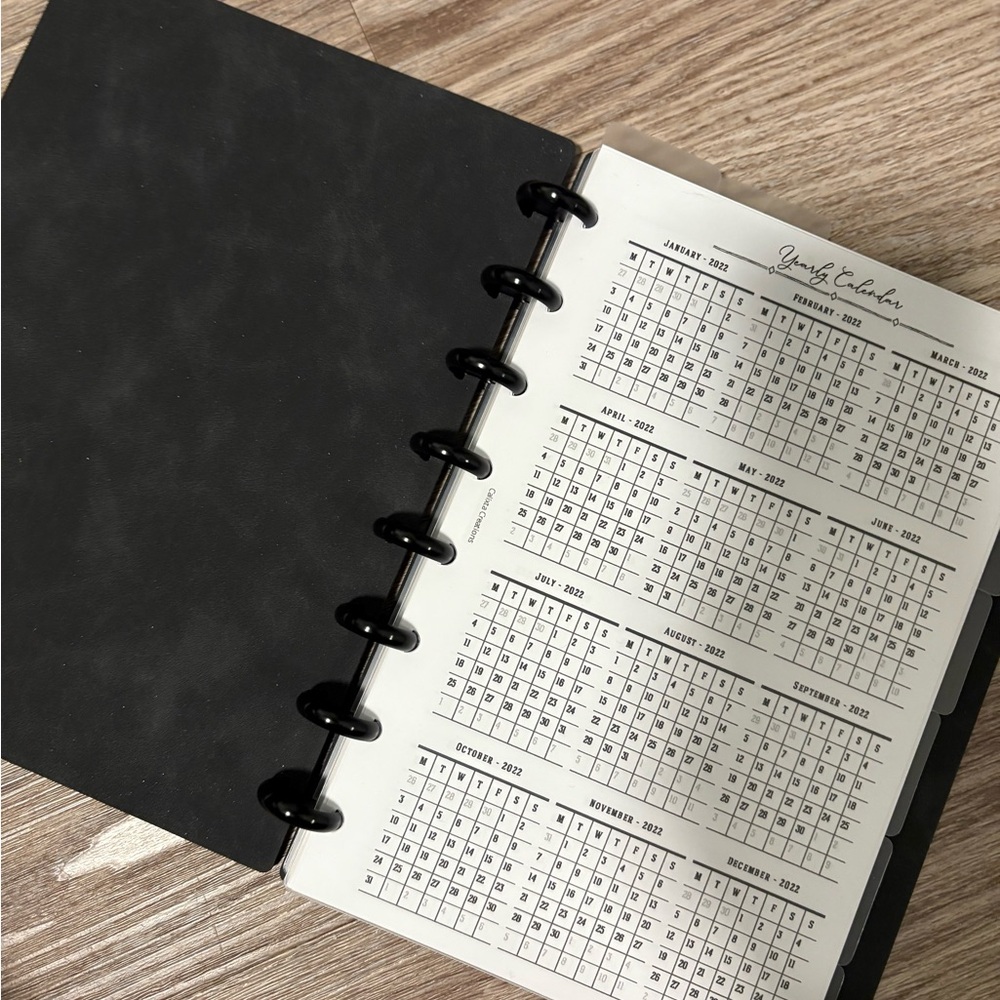 Black Crocodile Pattern Planner - Picture 7 of 10